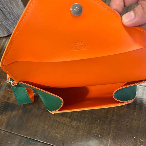 Jantaminiau Green Orange Origami 1st Class Travel Wristlet - Picture 3 of 5